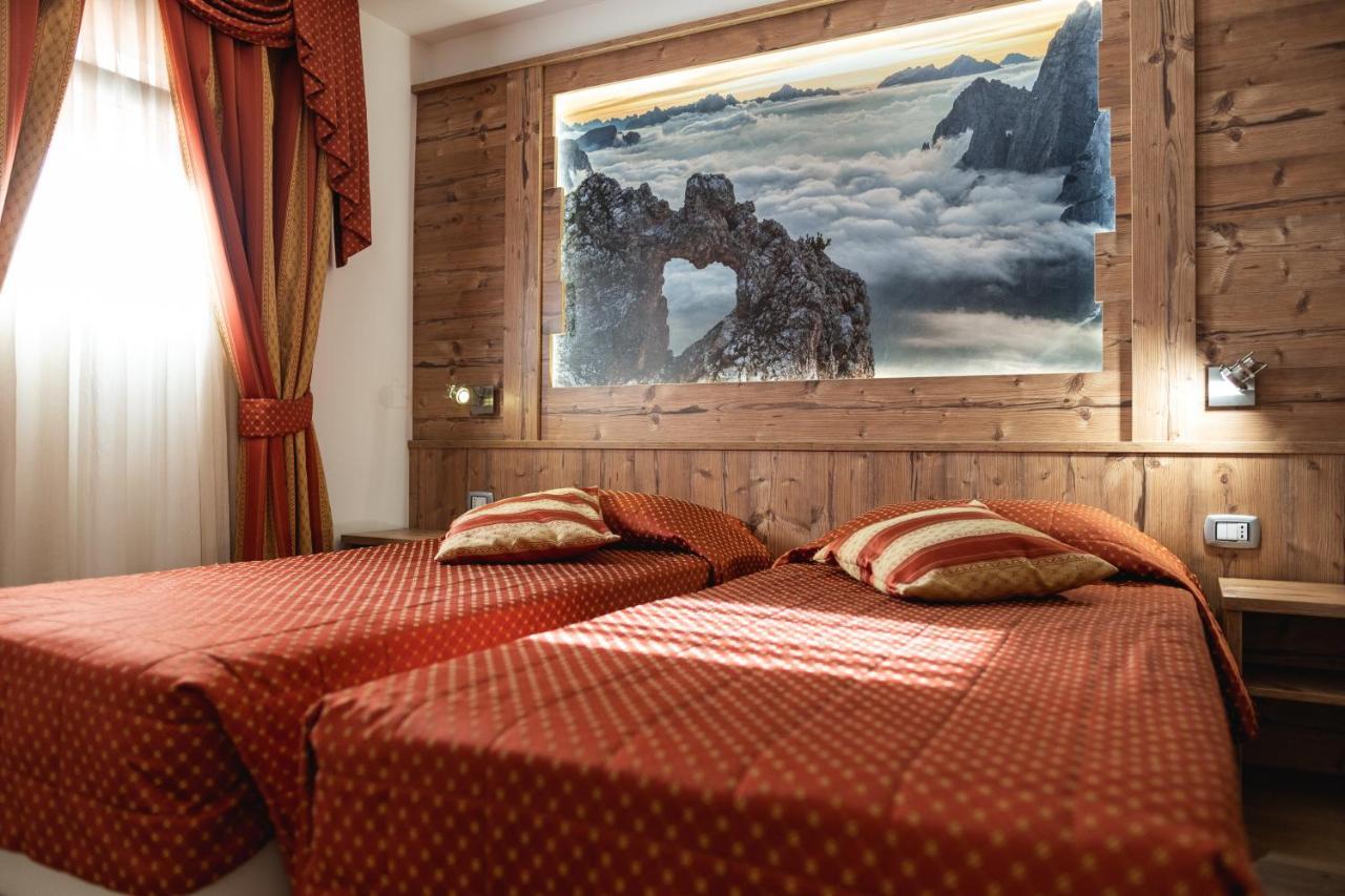 Hotel Touring Predazzo Exterior foto
